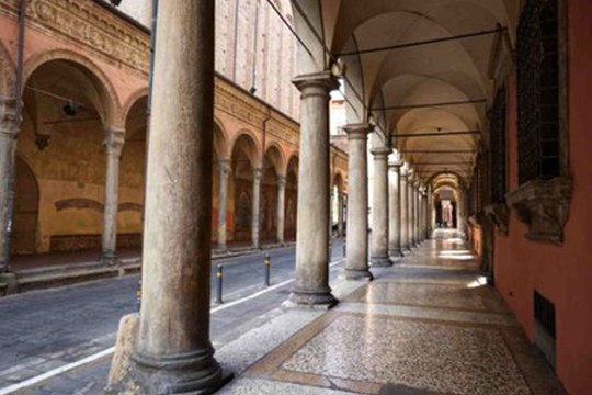 Come i portici di Bologna, Patrimonio Mondiale UNESCO, riscrivono le idee spaziali di patrimonio