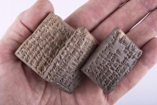 Gli Assiri all’ombra delle Due Torri: in mostra gli scavi della Missione Archeologica Iracheno-Italiana a Ninive